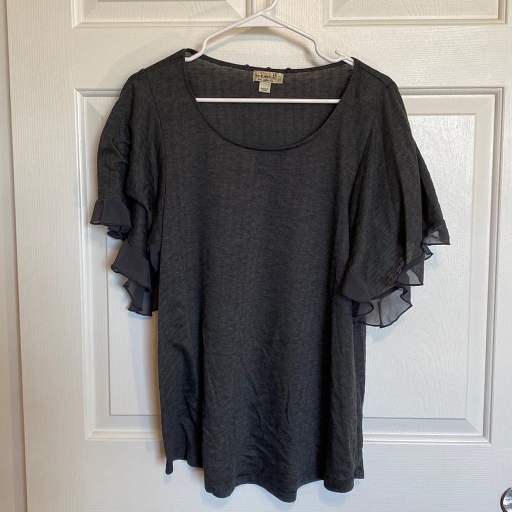 Ruffle Sleeve Top Size Large